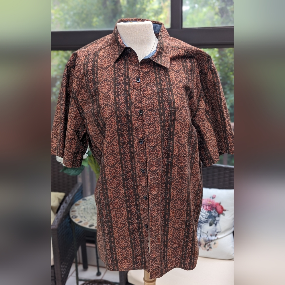 Button down short sleeve shirt